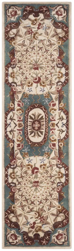 Safavieh Classic 2'-3