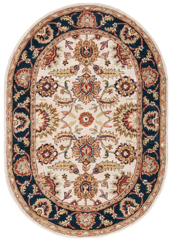 Safavieh Classic 4'-6