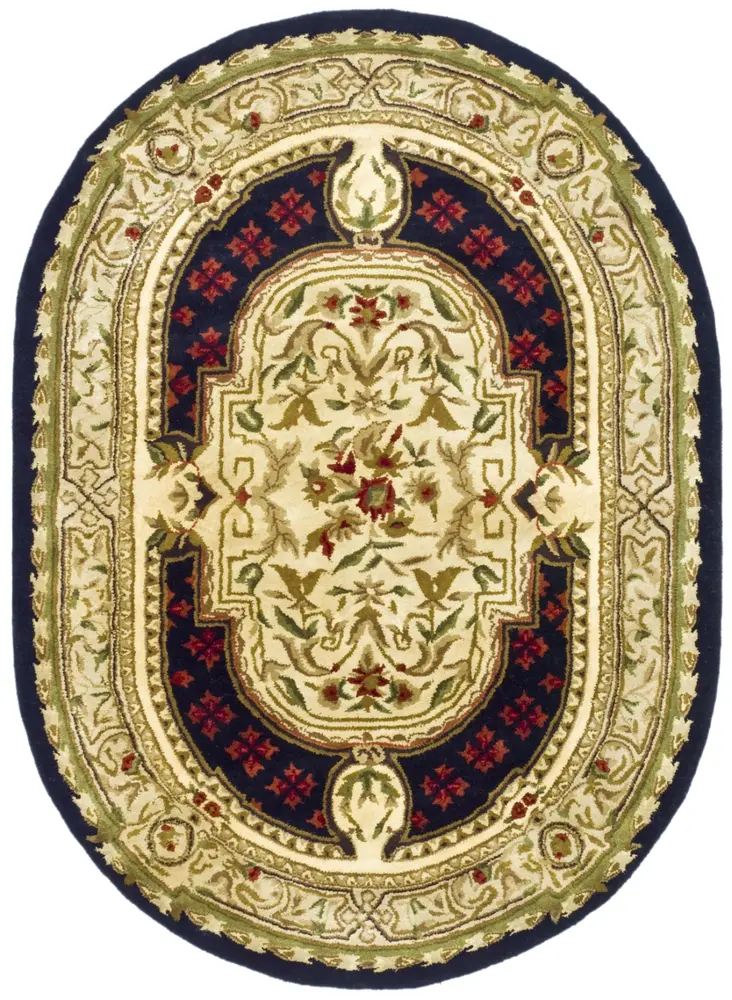 Safavieh Classic 4'-6