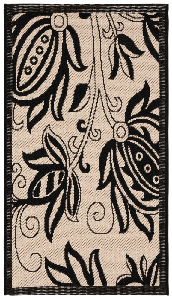 Safavieh Courtyard 2'-0