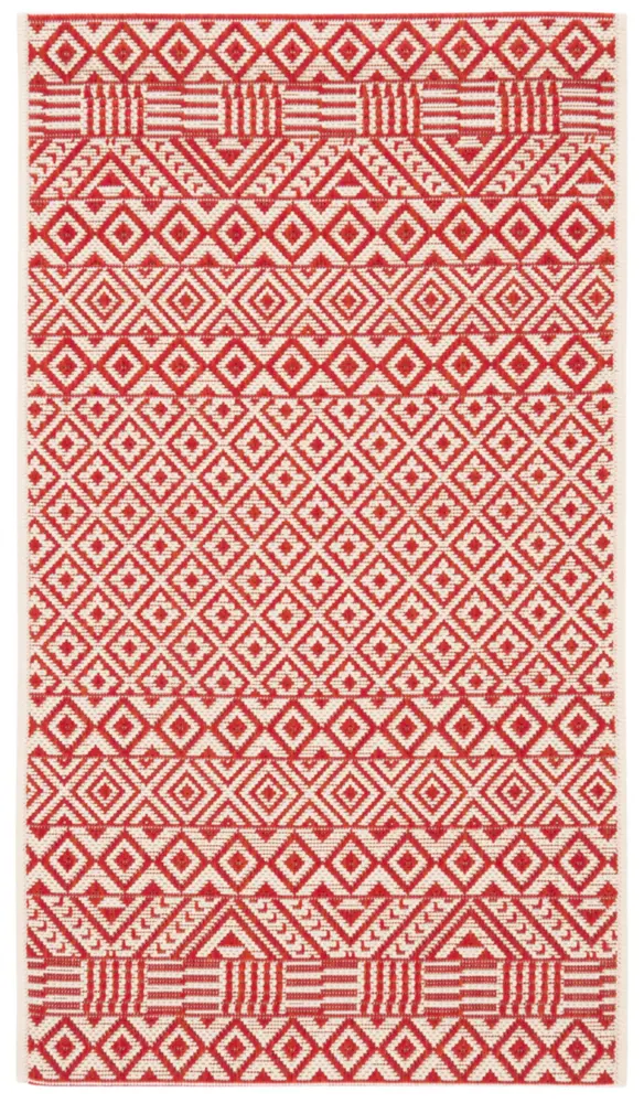 Safavieh Courtyard 2'-0