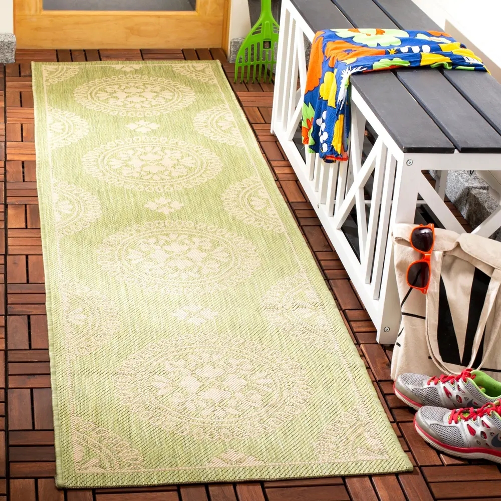 Safavieh Courtyard 2'-3