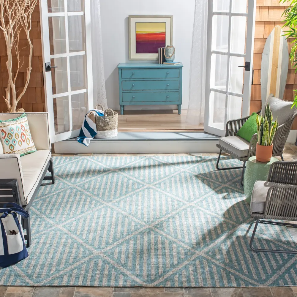 Safavieh Courtyard 8'-0