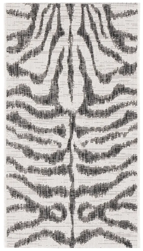 Safavieh Courtyard 2'-0