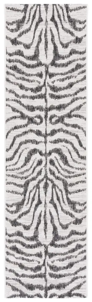 Safavieh Courtyard 2'-3