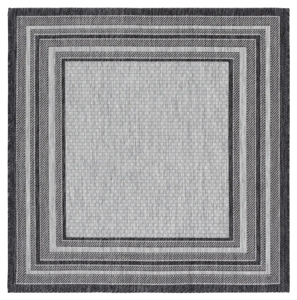 Safavieh Courtyard 4'-0