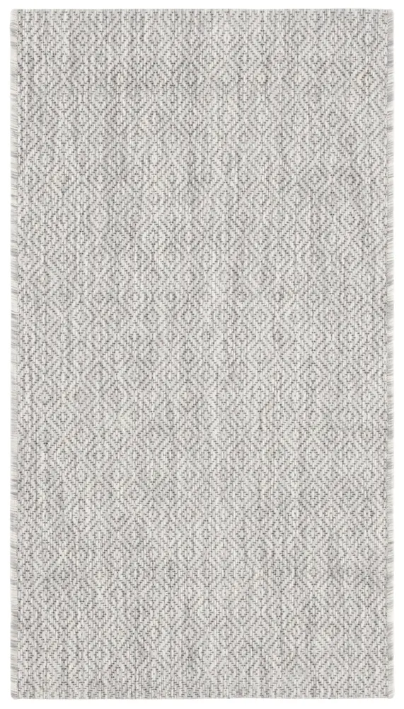 Safavieh Courtyard 2'-0