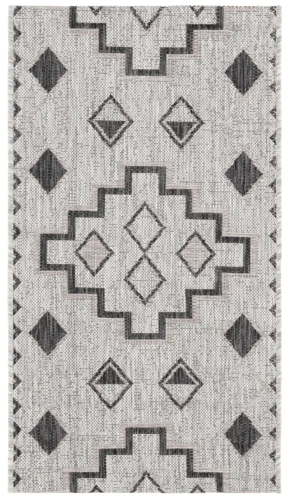 Safavieh Courtyard 2'-0