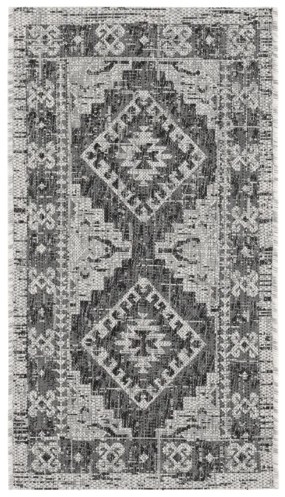 Safavieh Courtyard 2'-0