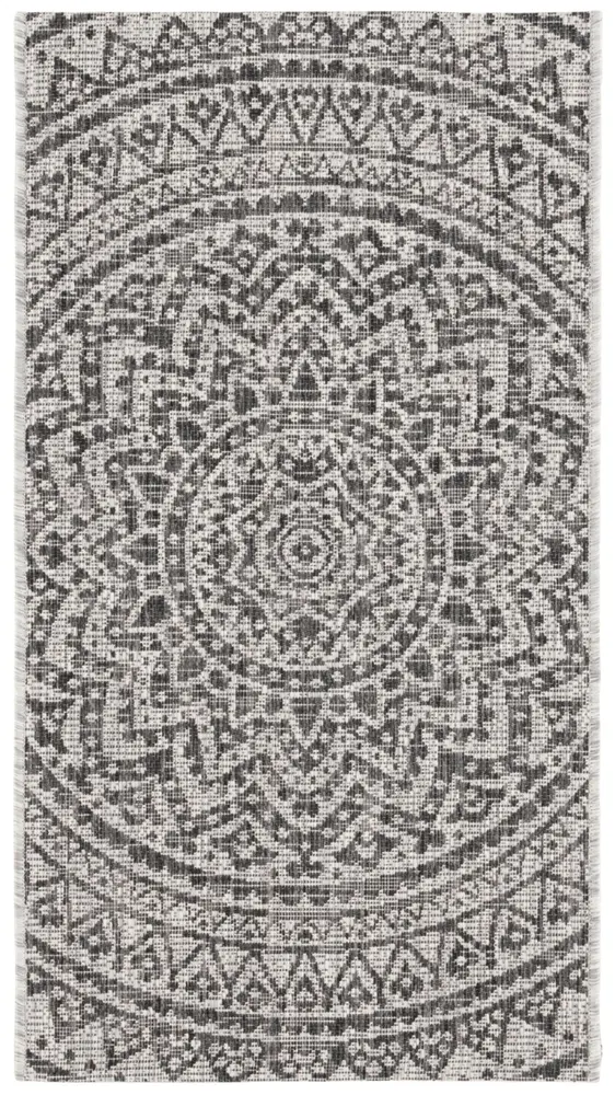 Safavieh Courtyard 2'-0