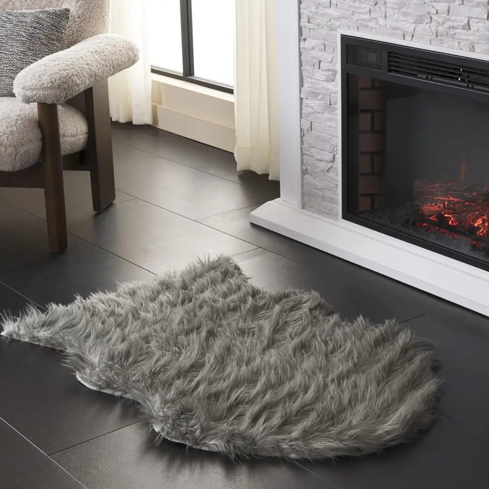 Safavieh Faux Sheep Skin 2'-0