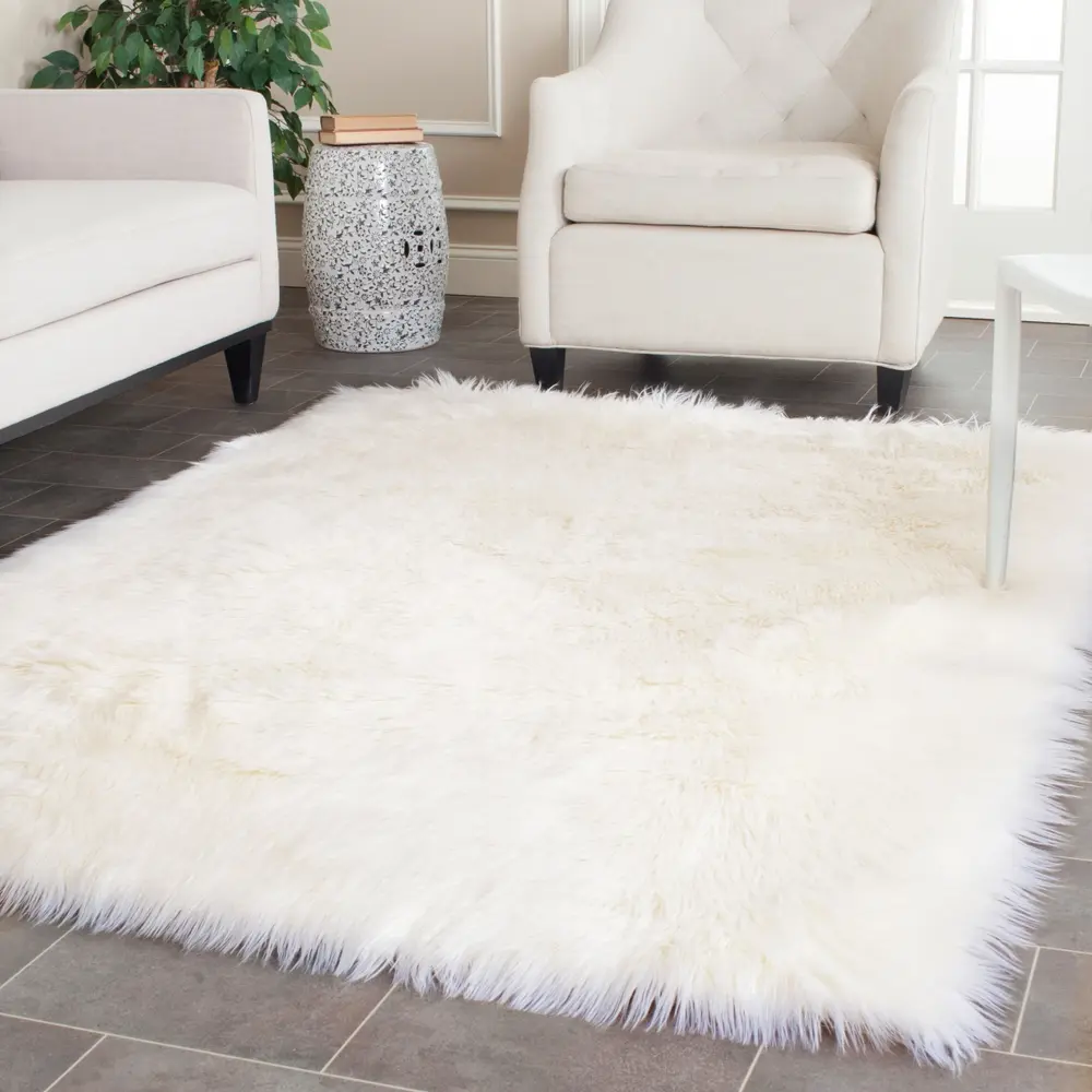 Safavieh Faux Sheep Skin 6'-0