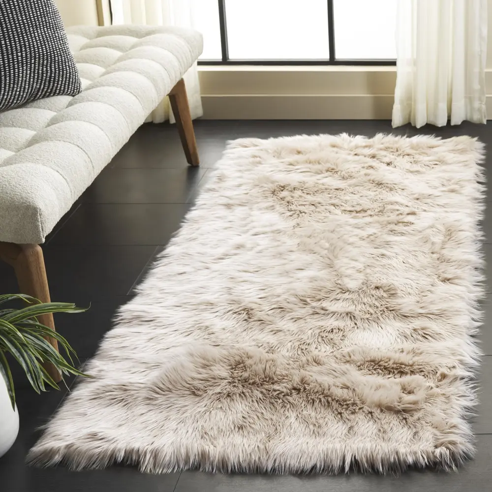 Safavieh Faux Sheep Skin 2'-6