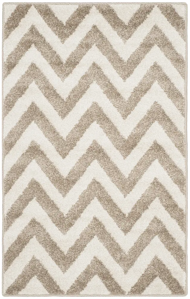 Safavieh Amherst 2'-6