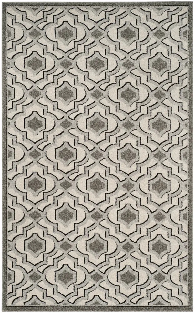 Safavieh Amherst 5'-3