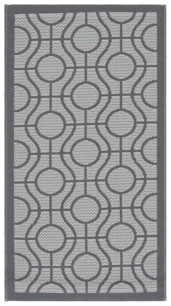 Safavieh Courtyard 2'-0