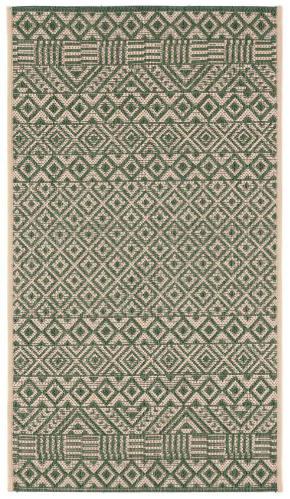 Safavieh Courtyard 2'-0