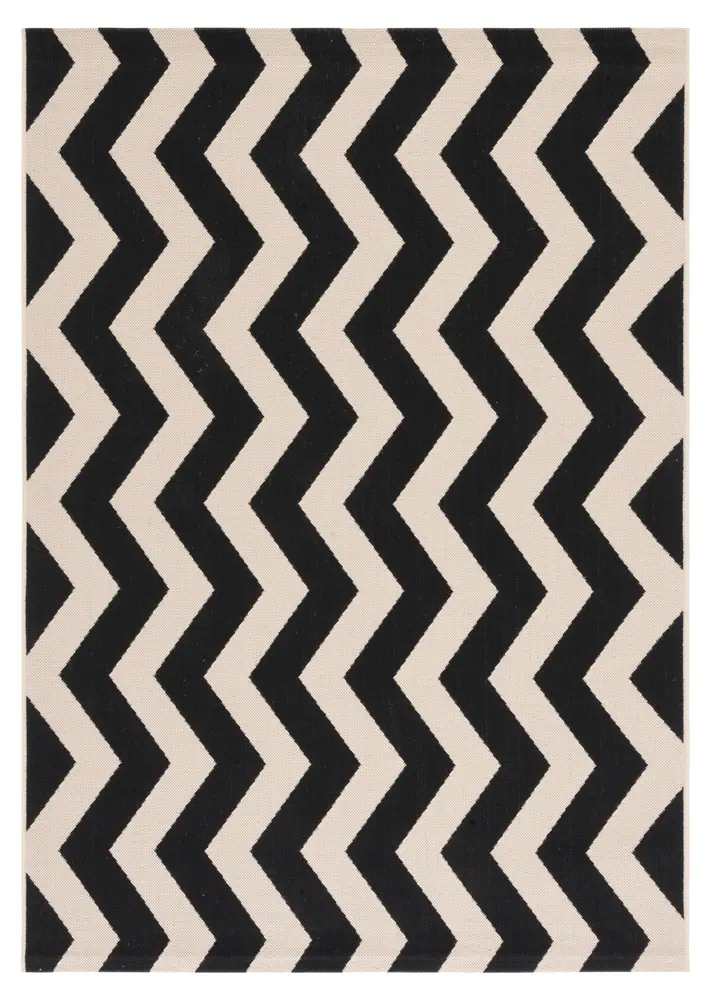 Safavieh Courtyard 4'-0