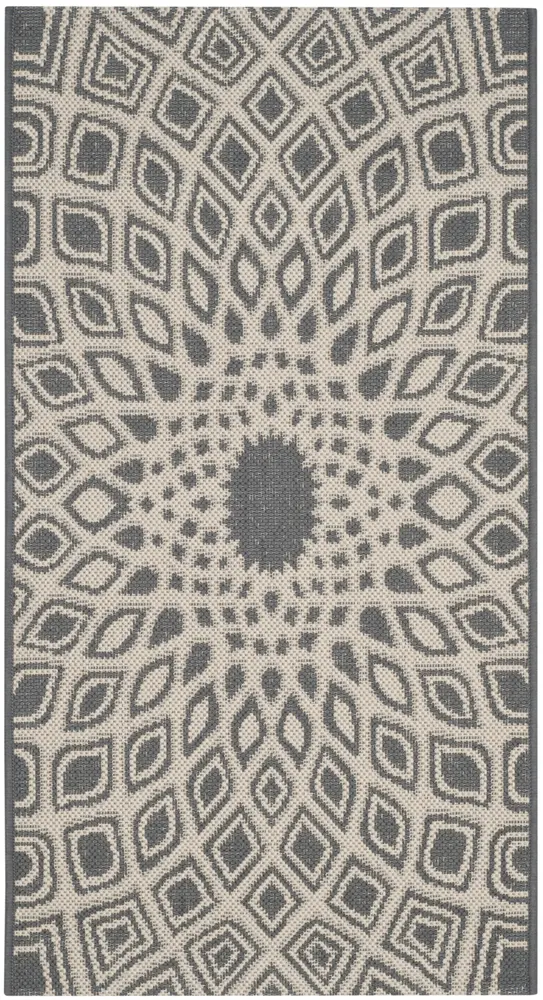 Safavieh Courtyard 2'-0