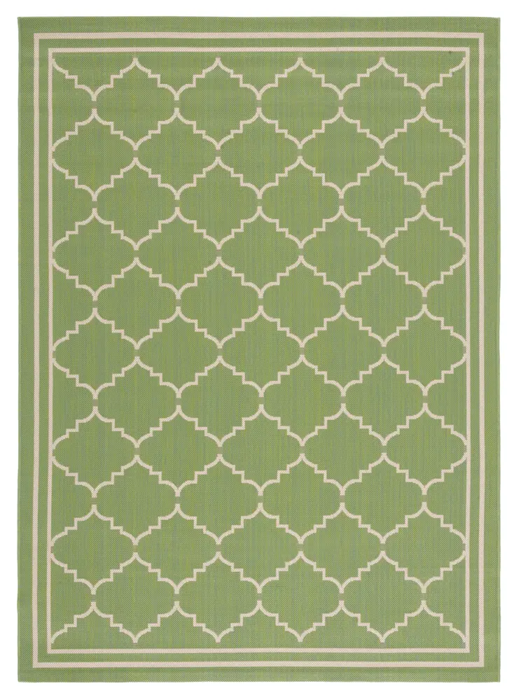 Safavieh Courtyard 4'-0