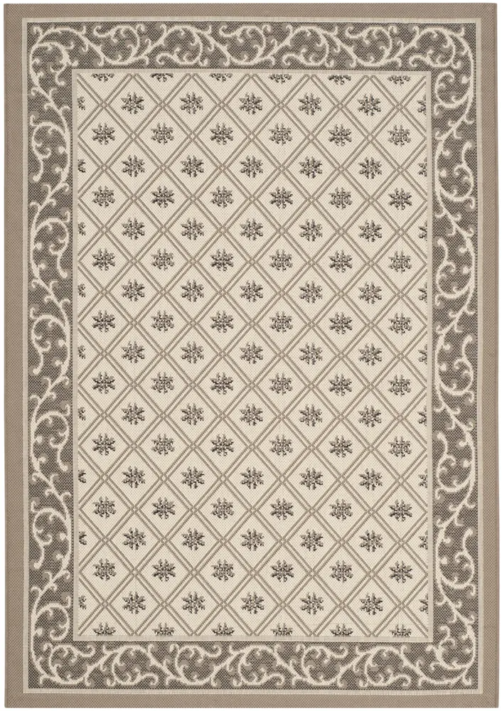 Safavieh Courtyard 4'-0