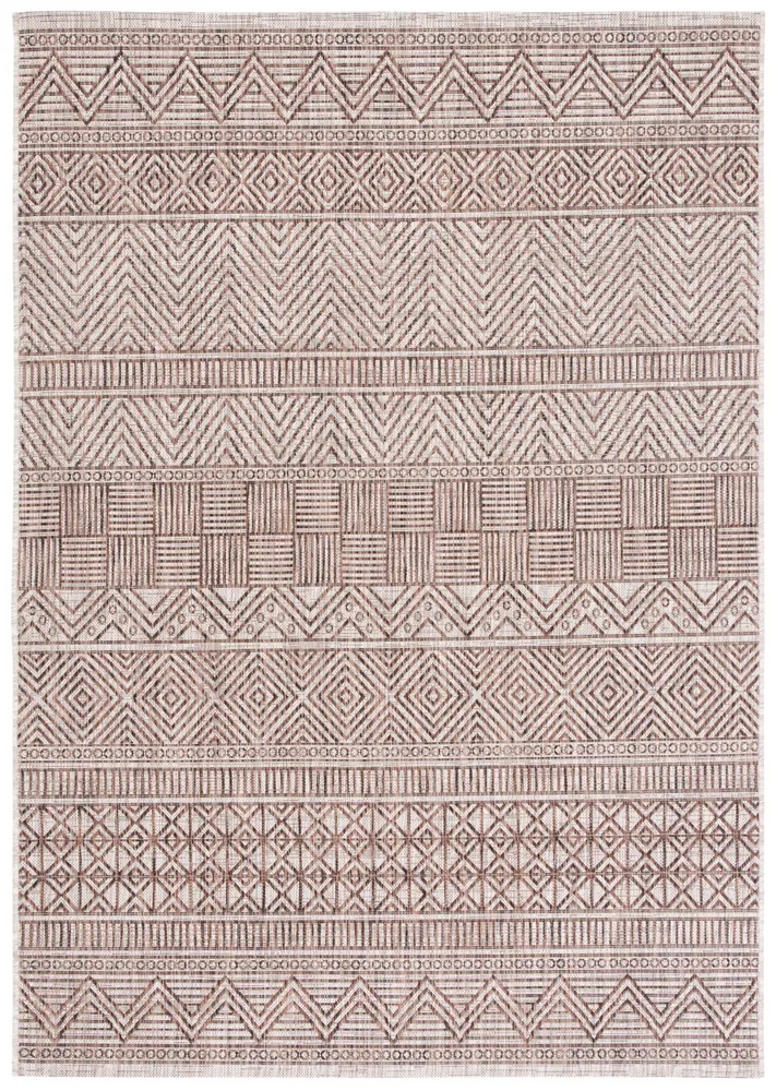 Safavieh Courtyard 4'-0