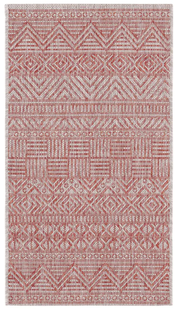 Safavieh Courtyard 2'-0