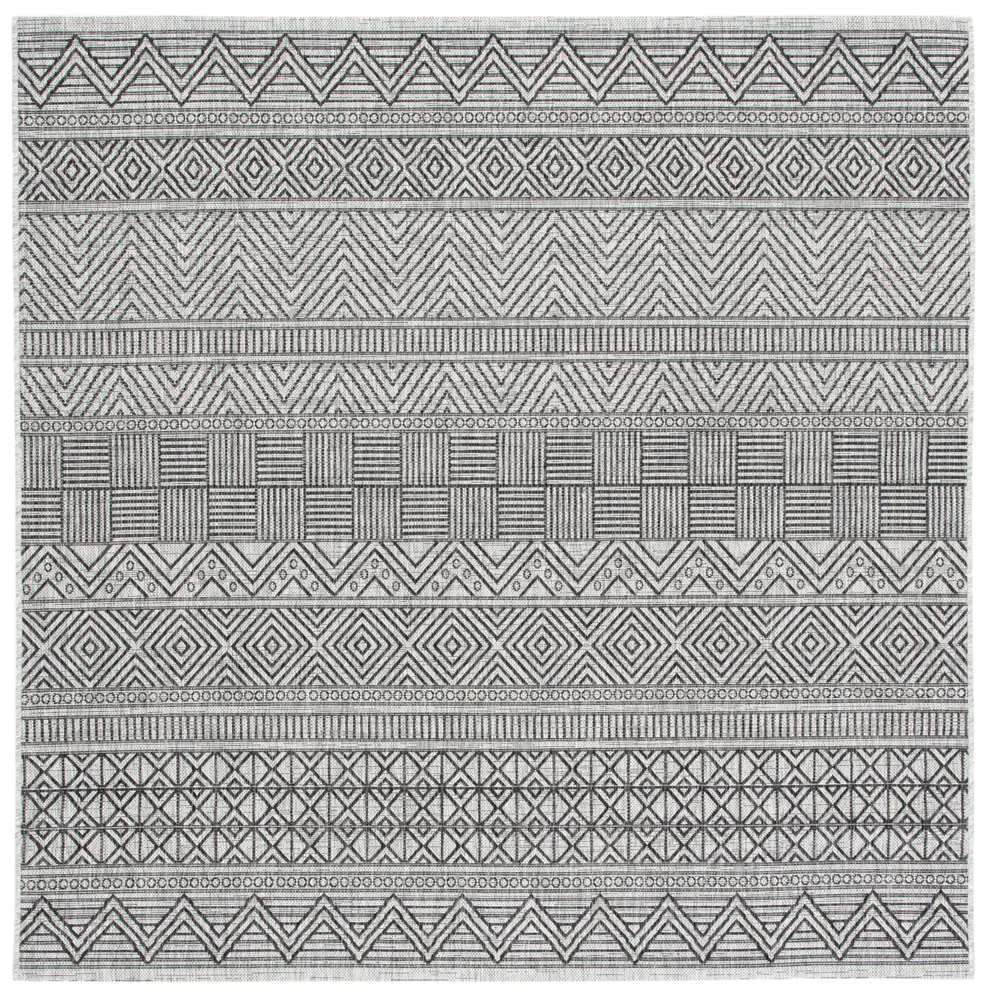 Safavieh Courtyard 7'-10