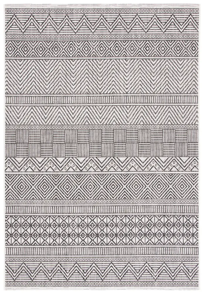 Safavieh Courtyard 4'-0