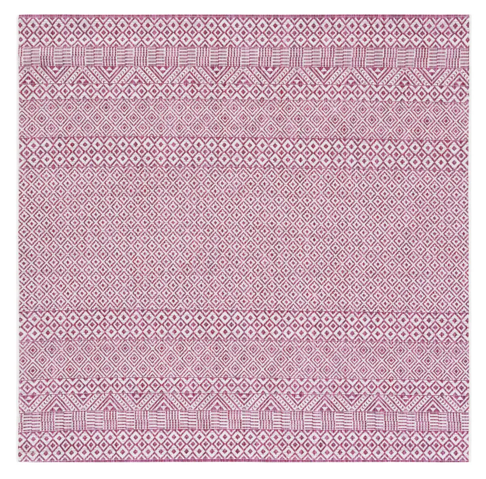 Safavieh Courtyard 6'-7