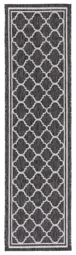 Safavieh Courtyard 2'-3