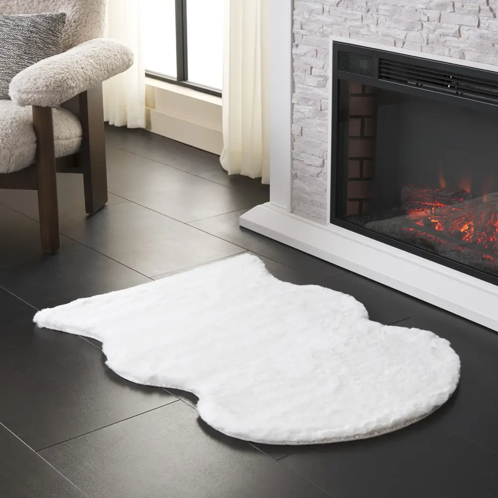 Safavieh Faux Sheep Skin 2'-0