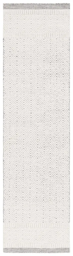 Safavieh Martha Stewart 2'-3