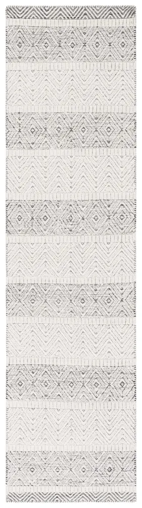 Safavieh Martha Stewart 2'-3