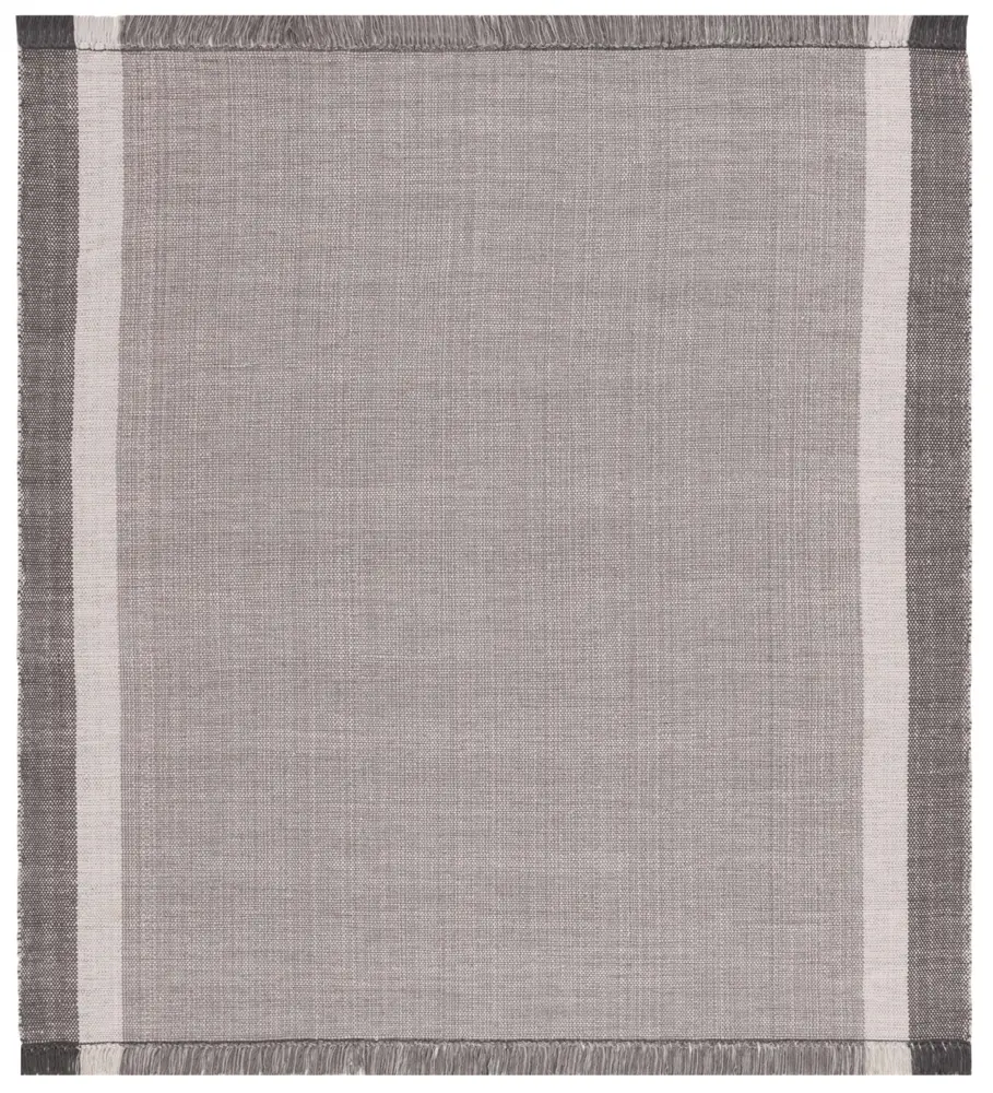 Safavieh Montauk 7'-0