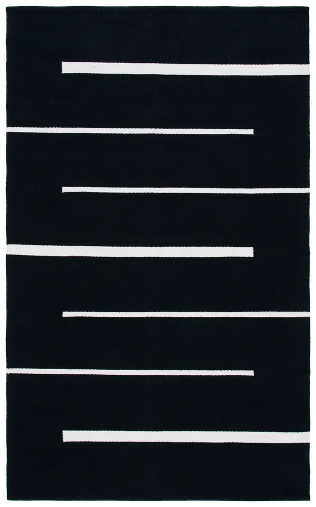 Safavieh Montauk 5' X 8' Rug in Black / Ivory