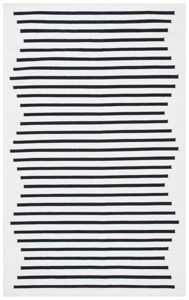 Safavieh Montauk 5'-0