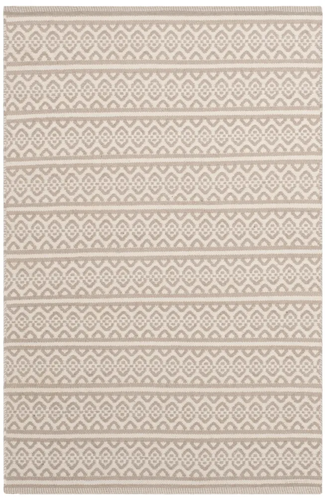 Safavieh Montauk 3'-0