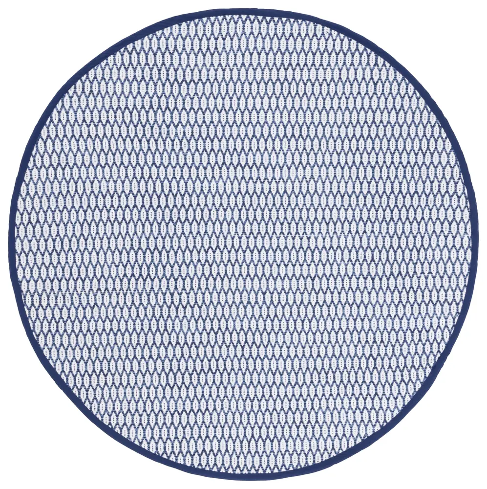 Safavieh Montauk 6'-0