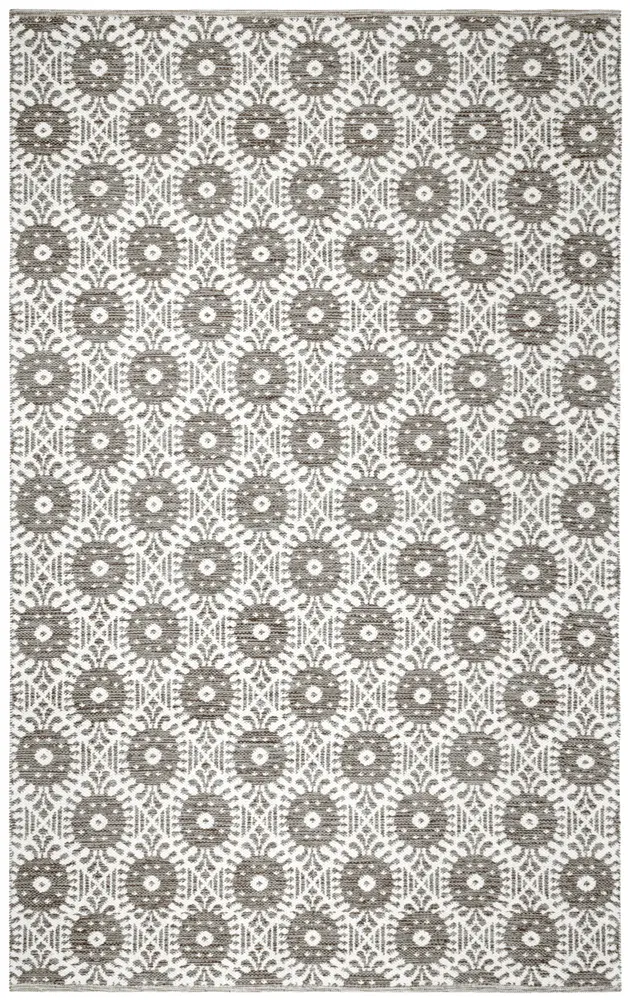 Safavieh Montauk 5'-0