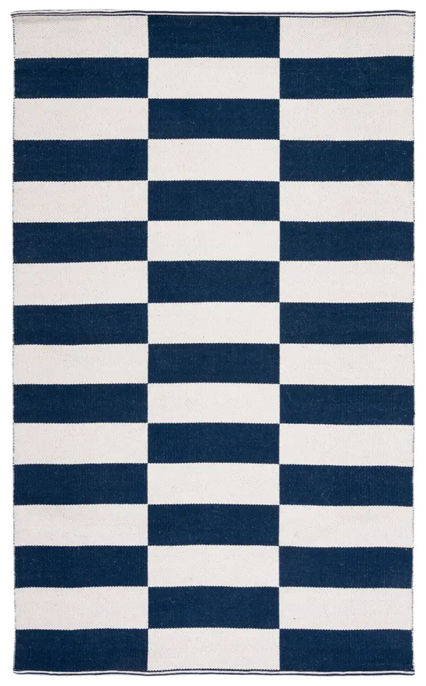 Safavieh Montauk 5'-0