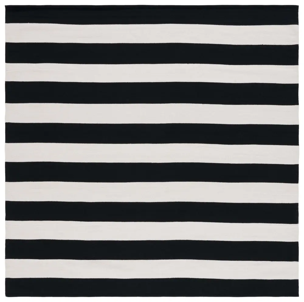 Safavieh Montauk 7'-0