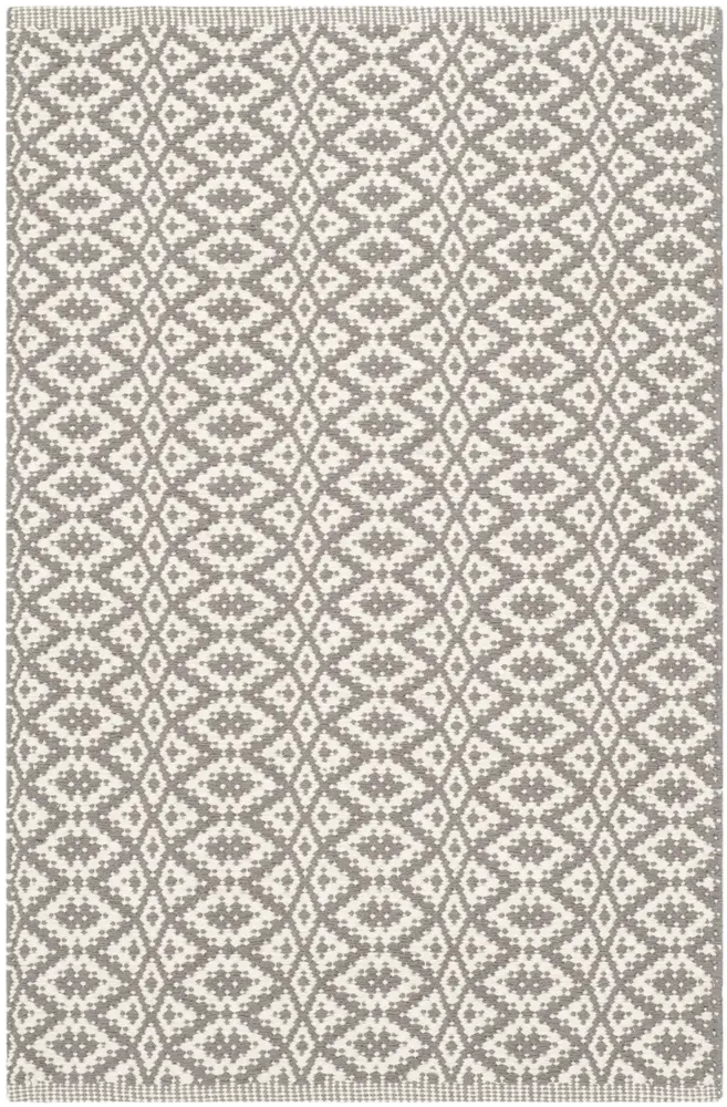 Safavieh Montauk 2'-6