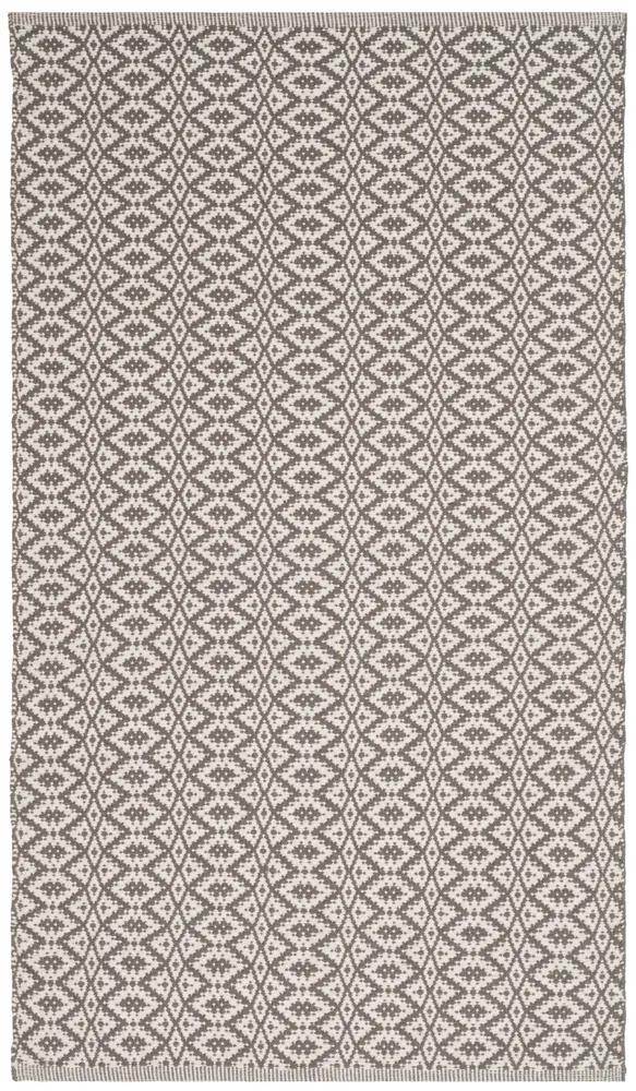 Safavieh Montauk 3'-0