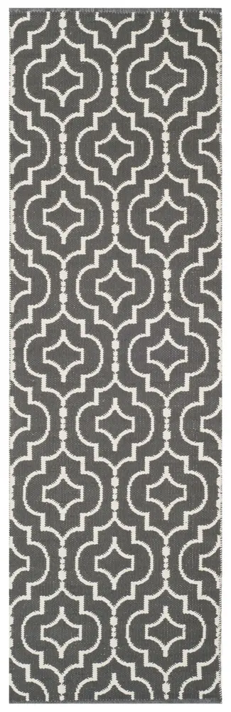 Safavieh Montauk 2'-3