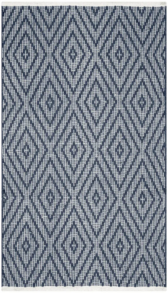 Safavieh Montauk 2'-6