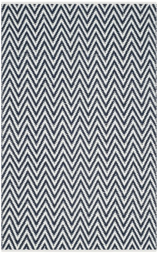 Safavieh Montauk 4'-0