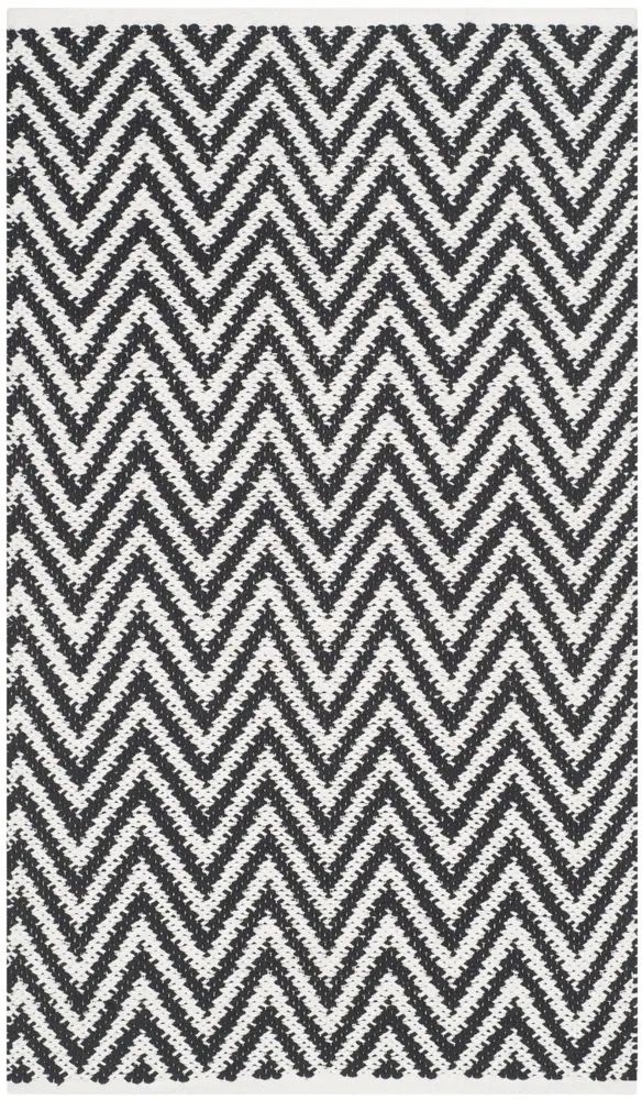 Safavieh Montauk 2'-6