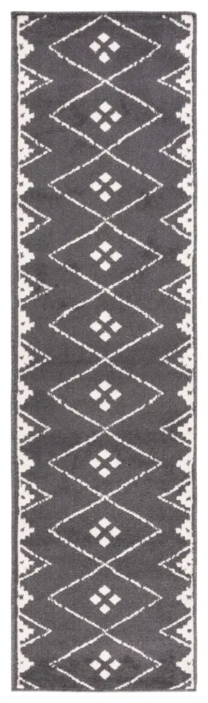 Safavieh Pyramid 2'-2