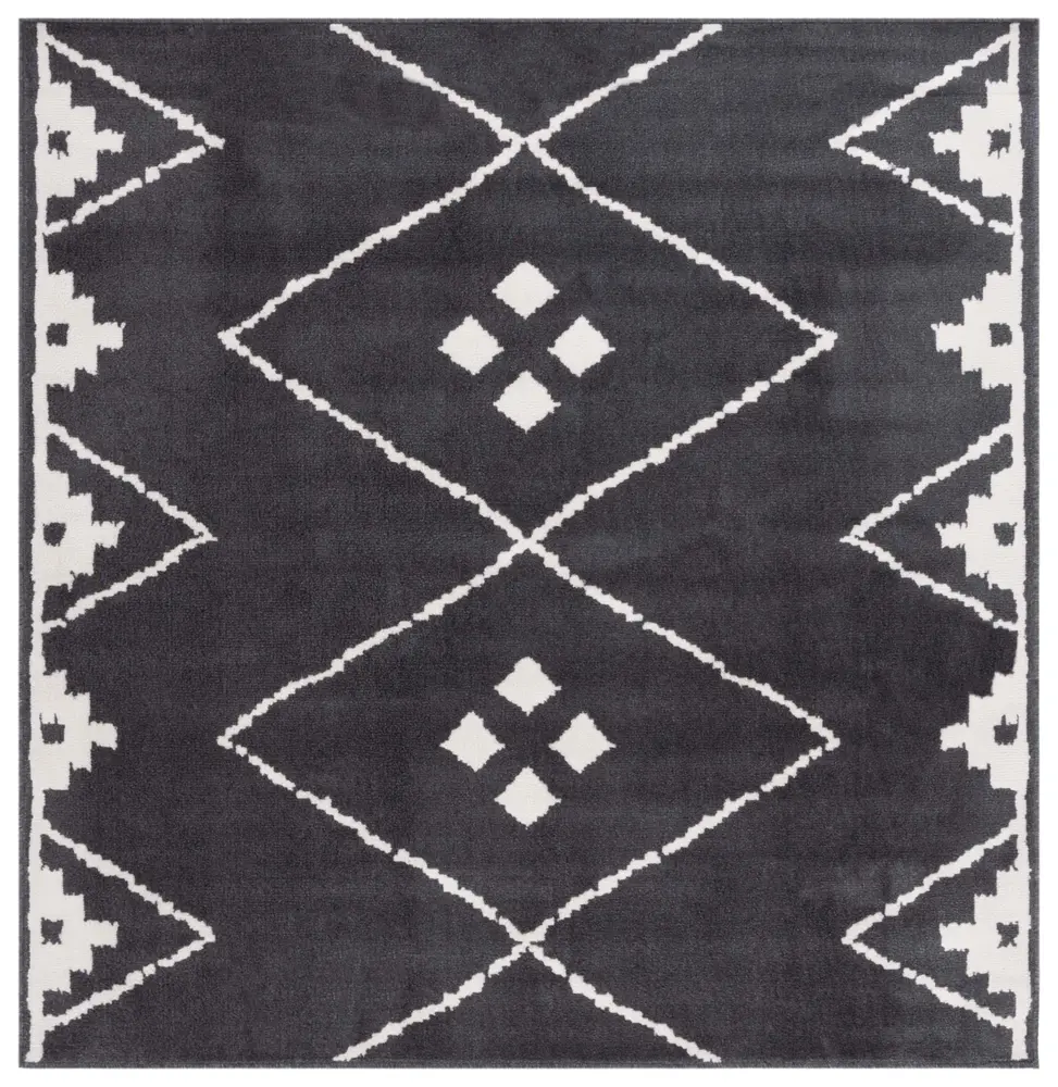 Safavieh Pyramid 6'-7